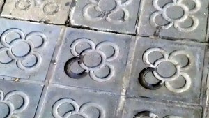 Panot de “la rosa de Barcelona” (o “la flor de Barcelona“). Sembla que va ser dissenyat per Josep Puig i Cadafalch. 