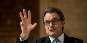 BARCELONA, SPAIN - OCTOBER 14:  President of Catalonia Artur Mas faces the media during a press conference at Palau de La Generalitat on October 14, 2014 in Barcelona, Spain. Artur Mas has called for an alternative Self-Determination referendum after the Spanish Constitutonal Court suspended the original referendum. The President of Catalonia has expressed his wish for a high turnout to vote on November 9.  (Photo by David Ramos/Getty Images)