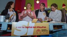 Gemma Sendra en plena faena de pasteleo con Alfred Bosch