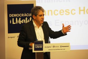 Pla mig de Francesc Homs, el cap de llista de Democràcia i Llibertat a les eleccions del 20-D. Imatge del 27 de novembre de 2015 (Horitzontal).