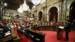 el-pleno-de-investidura-de-puigdemont-en-imagenes