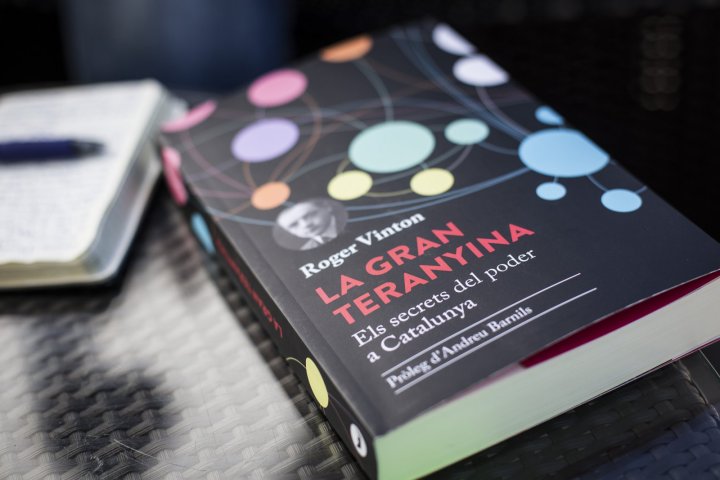 la-gran-teranyina-periscopi-2017-el-llibre-de-roger-vinton-sobre-els-secrets-del-poder-a-catalunya